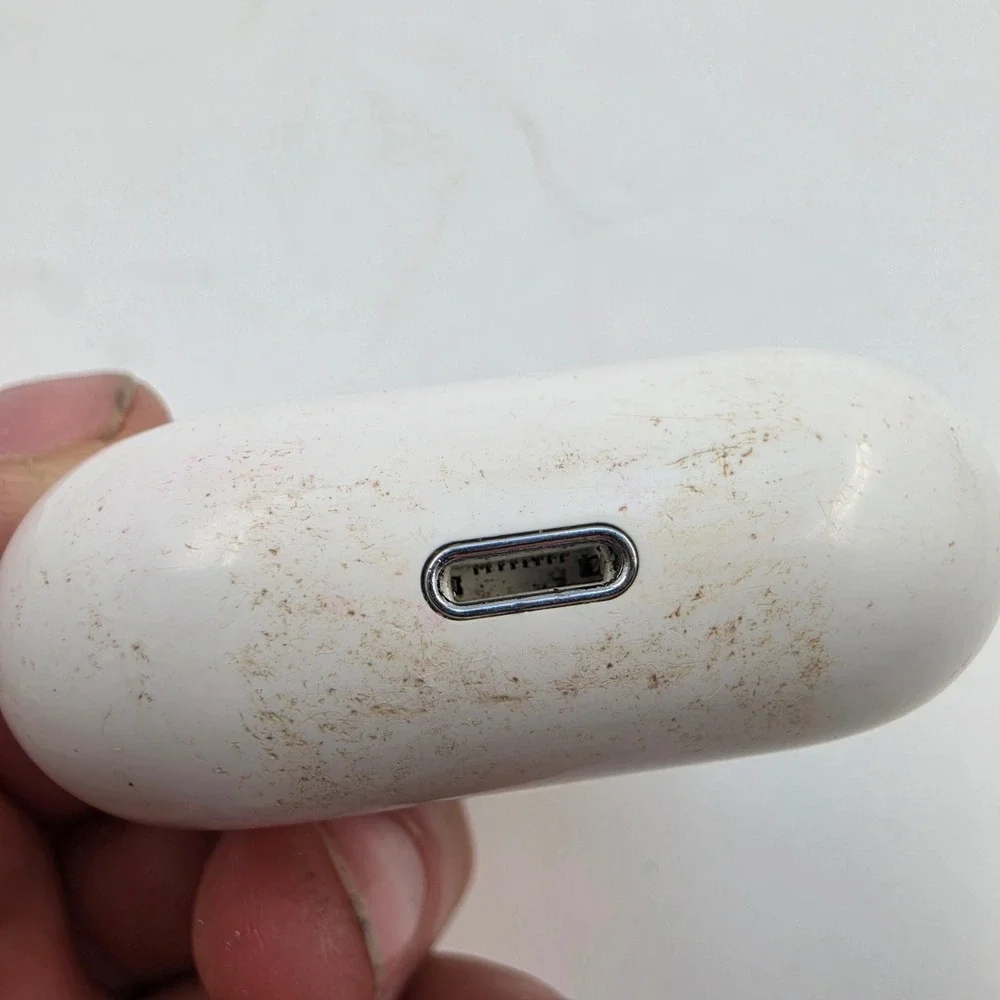 Apple AirPods 3rd Generation MagSafe Charging Case White‎ A2566 GX4ZJ6SNLKKT L3